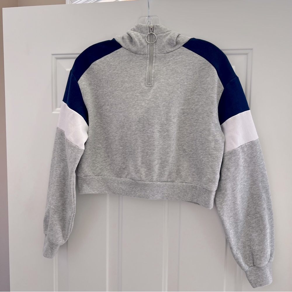 H&M Divided Cropped Quarter Zip Hooded Sweatshirt Grey, Blue & White Siz…